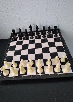 Шахи, настільна гра