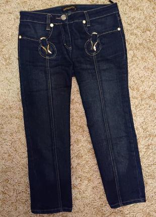 Женские джинсы укороченный фасон с декором змея размер 29/30