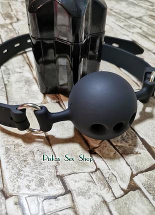 Яскравий силіконовий кляп-кулька. Розмір M. Колір чорний
