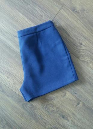 Темно-сині фірмові класичні шорти із фактурноі тканини