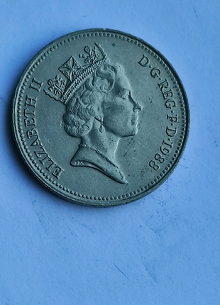 Продам монету Англии