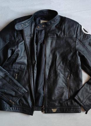 Лёгкая оригинальная кожаная куртка премиум-бренда emporio armani.