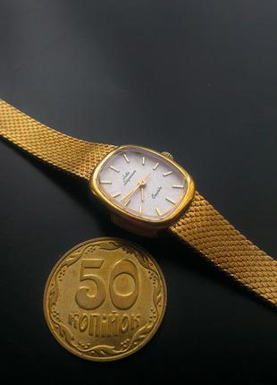 Женские наручные часы в золотистом браслете jules jurgensen, i...