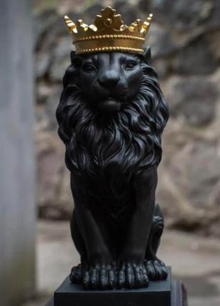 Статуэтка Лев черный в золотой короне 35 см гипс