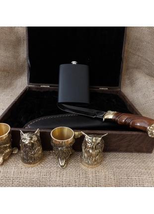 Подарочный набор бронзовые рюмки Звери, нож и фляга в деревянн...