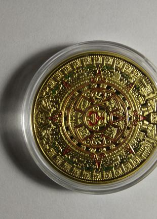 Позолоченная монета Ацтекский календарь (Камень Солнца).
