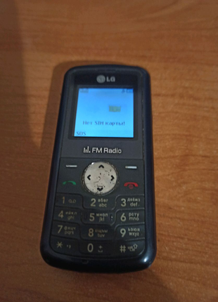 Телефон LG KP-105