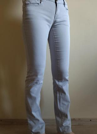 Женские прямые стрейчевые джинсы