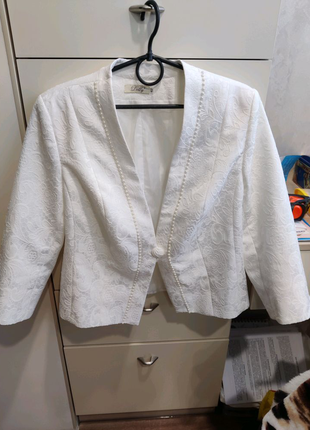 Пиджак 42 размера цвета айвори
