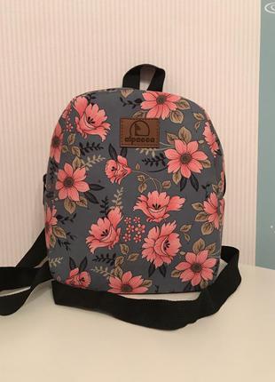 Красивый цветочный рюкзак