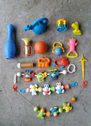 Різні іграшки 15 штук.   За все 35 грн.
