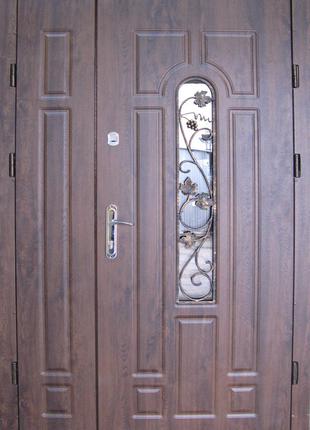 Двери Арка с ковкой полуторка