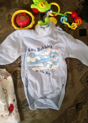 Одежда и игрушки для новорождённого мальчика новая!!!