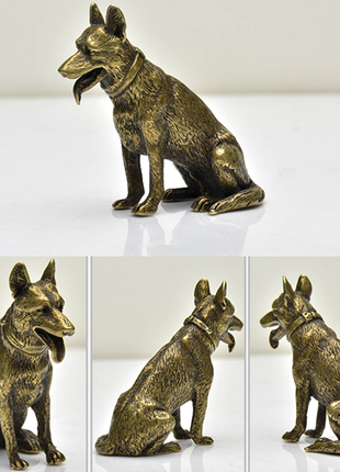 Собака. Мініатюрна латунна статуетка