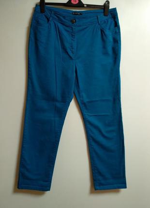 Яркие джинсы прямого кроя 16/50-52 размера