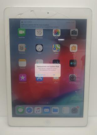 Планшет iPad Air MD789LL/B (32GB, Wi-Fi, Silver) потертый