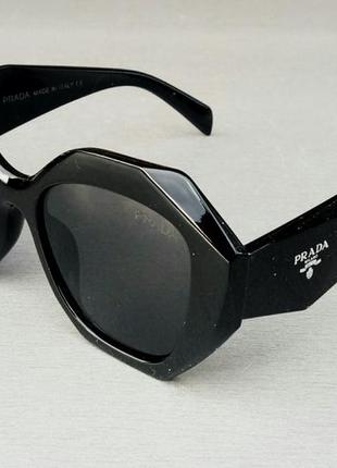 Женские солнцезащитные очки в стиле prada чёрные большие