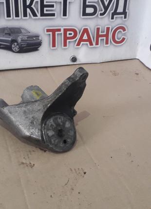 7L8199307D Кронштейн опора двигателя Audi Q7 Ауди Ку7 05-15 4....