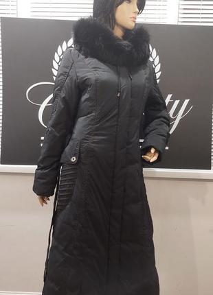 Жіноче пальто-пуховик з натуральним хутряним коміром