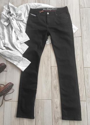 Плотные ,мягкие джинсы ,красивого насыщенного черного цвета dn...