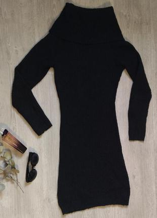 Теплое черное вязанное платье-свитер