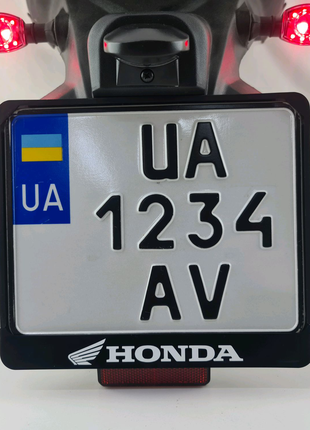 Рамка для крепления мото номера Украины с надписью бренда