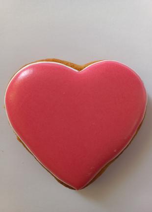 Пряник имбирно - медовый " Сердечко розовое " , диаметр 9 см.