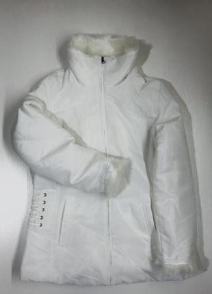 Жіноча біла куртка marisota