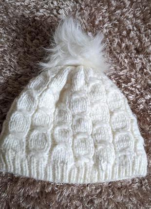 Тёплая зимняя шапочка на малышку 1-2 года с помпоном