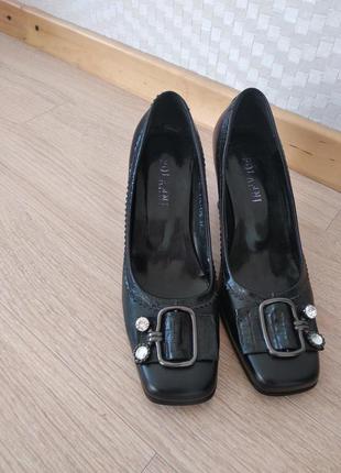 Женские туфли идеальном состоянии кожаные 37-38р.