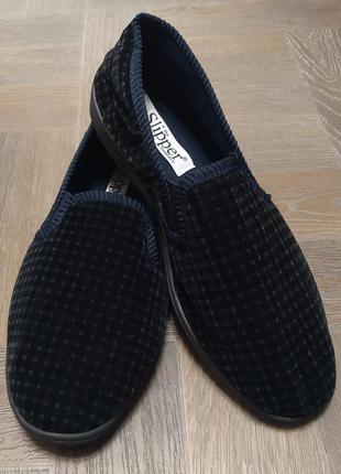 Slipper, домашні тапочки.