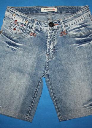 Крутые джинсовые шорты для девушки. размер 26