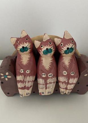 Статуэтка коты на диване