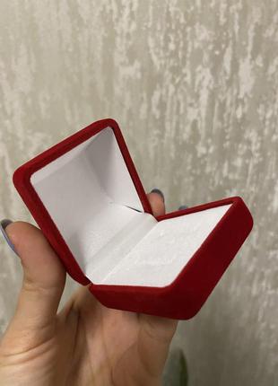 Красный бархатный футляр коробка подарочная для ювелирного укр...
