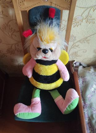Мягкая игрушка "Пчела" среднего размера