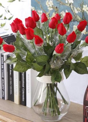Искусственные розы красные - 5 штук, на вид и на ощупь как жив...