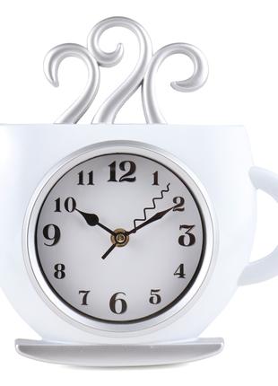 Белые настенные часы "Чашка чая" 25 см (пластик) для кухни, кафе
