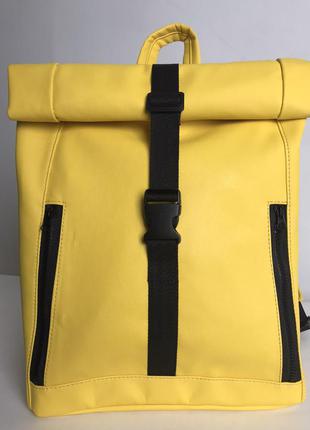 Місткий жовтий рюкзак рол для подорожей