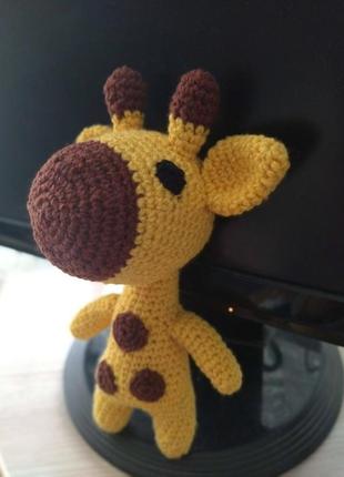 Жирафа в'язана іграшка