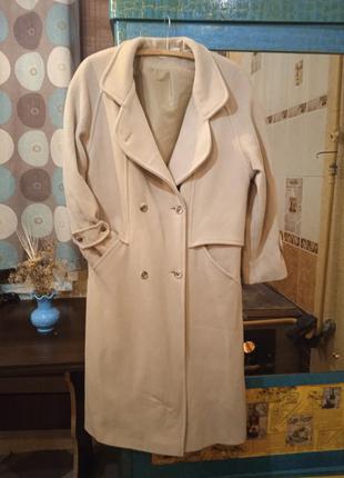 Пальто из высококачественного кашемира 52-54