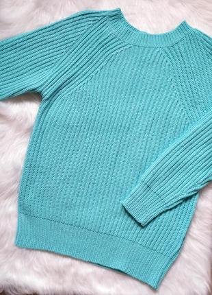 Голубой стильный свитер плотной вязки atmosphere