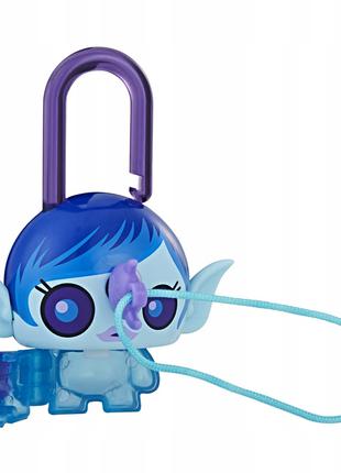 Фигурка-замочек с секретом Blue Alien girl  Hasbro Lock Stars