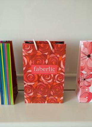 Подарочные бумажные пакеты Faberlic