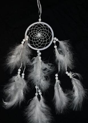 Индийский ловец снов с белыми перьями