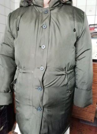 Куртка цвет хакки с подстежкой новая пальто