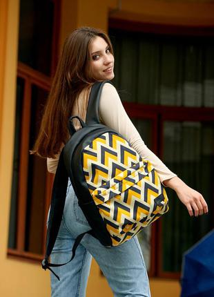 Большой и вместительный рюкзак с орнаментом для девушек активн...