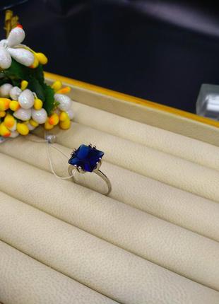 Серебряное кольцо перстень с большим квадратным синим фианитом...