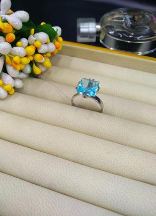 Серебряное кольцо перстень с большим квадратным голубым фіантітом