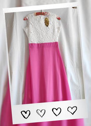 Платье на торжество розовое с гипюром vicabo