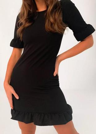 Стильне короткий жіноче чорне плаття з воланами missguided